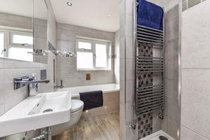 Family Bathroom / En-Suite - click for photo gallery
